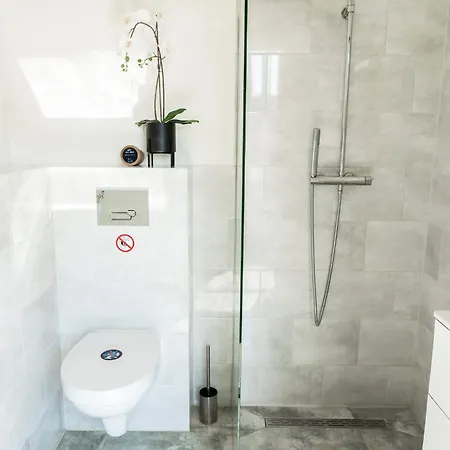 Comfortable Bed, Private Bathroom, And Fast Wifi Holiday home *