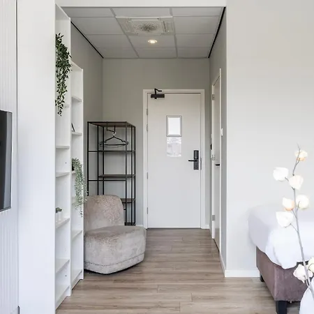 Comfortable Bed, Private Bathroom, And Fast Wifi