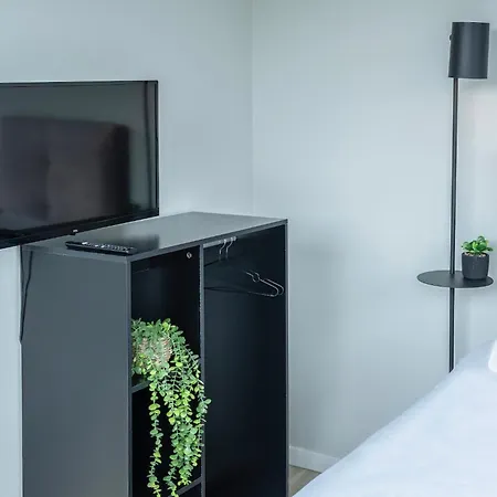 Comfortable Bed, Private Bathroom, And Fast Wifi