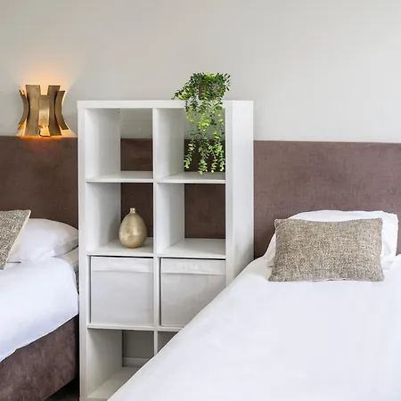 Comfortable Bed, Private Bathroom, And Fast Wifi *