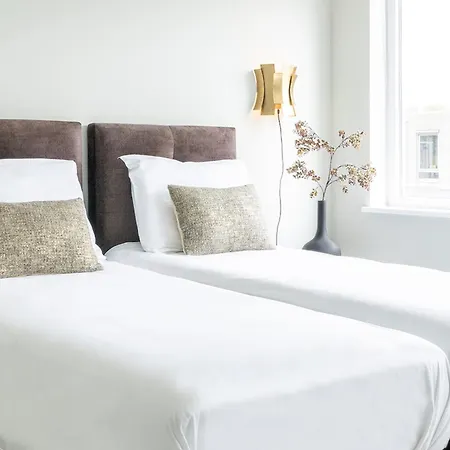 Private With Cozy Bed, Bathroom & Wifi * Raamsdonksveer