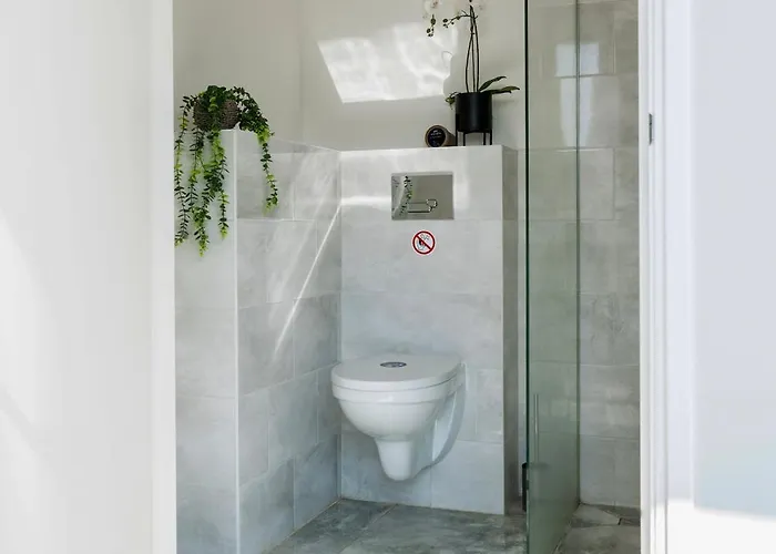 Apartment Comfortable Room w Private Bathroom&Fast WiFi *