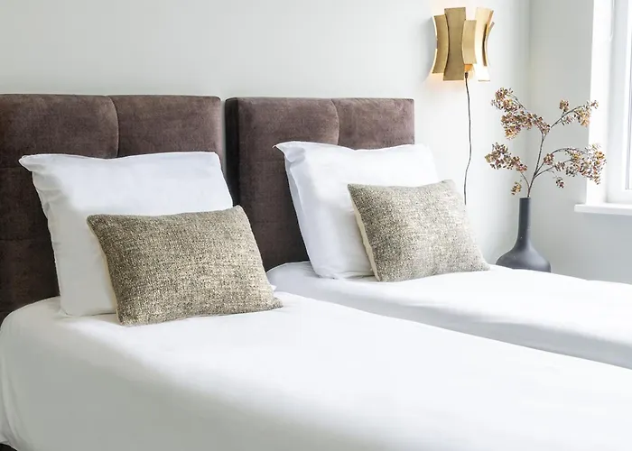 Apartment Comfortable Room w Private Bathroom&Fast WiFi *